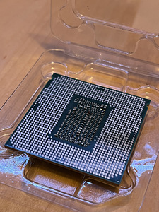 Intel Core i5-9600KF (2 фото из 2)