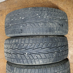 Lamellrehvid Hankook iCept iZ2 215/60R16 (2 foto / 6)