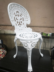 Retro Vintage Round Cast Aluminium Garden Chair (5 foto / 10)