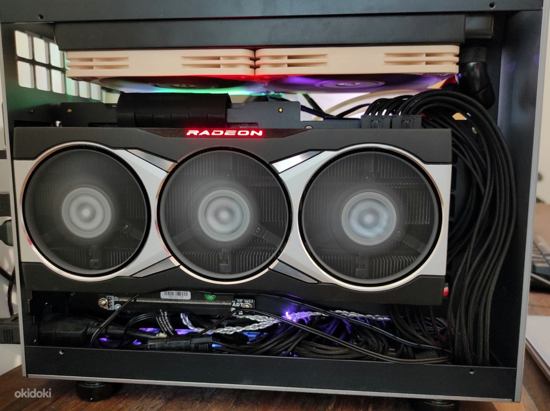 AMD Radeon RX 6900 XT (фото #1)
