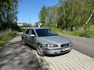 Volvo s60 (1 фото из 7)