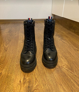 Tommy Hilfiger Saapad MONOCHROMATIC LACE UP BOOT Suurus 38 (1 foto / 6)