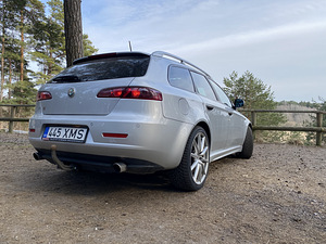 Alfa Romeo 159 Sportwagon 2.4 JTD TI (4 foto / 8)