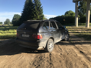 BMW X5 (3 foto / 9)