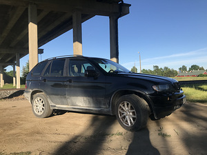 BMW X5 (4 foto / 9)