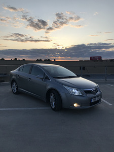 Toyota avensis 2.2 110kw (3 foto / 8)