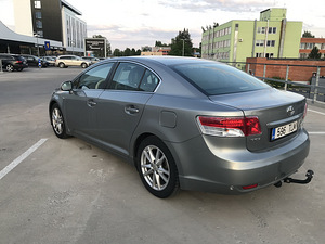 Toyota avensis 2.2 110kw (5 foto / 8)