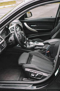 BMW F31 318d (2 foto / 6)