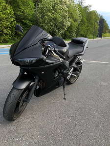 Yamaha R6 (2 foto / 4)
