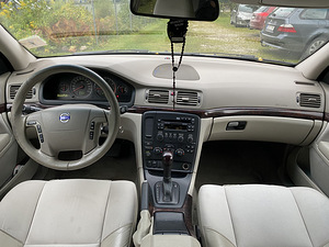 Volvo S80 2.5T AWD (6 foto / 9)