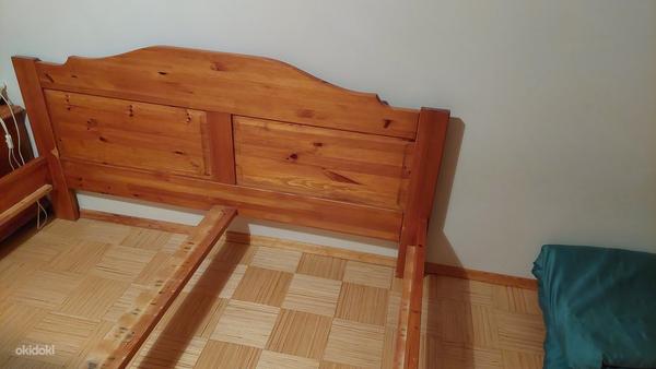 Продается массивная деревянная кровать 160х200. (фото #2)