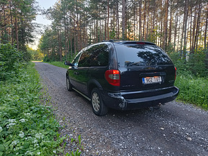 Chrysler Voyager 2.5 105kW (4 foto / 7)