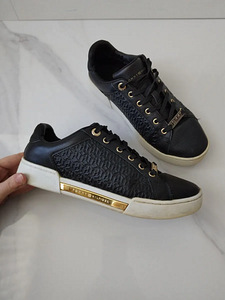 Tommy Hilfiger tossud. Suurus 38. (1 foto / 6)
