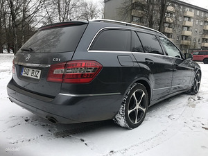 Mercedes-Benz E350 AVANGADRE blueEfficiency 3.0 CDI 170kw (6 foto / 11)
