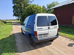Peugeot Partner (4 фото из 10)