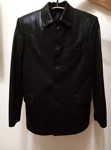 Мужской пиджак черного цвета (вид кожаного изделия)