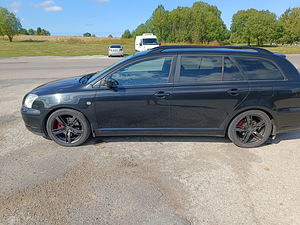 Toyota Avensis (4 foto / 6)