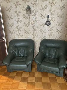 Nahkmööbli komplekt: diivan + 2 tugitooli (2 foto / 2)