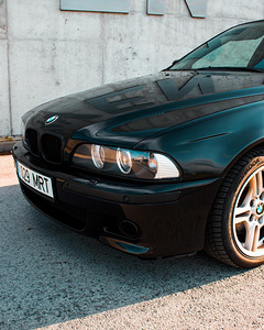 BMW E39 ПОЛНЫЙ ПАКЕТ (2 фото из 9)