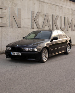 BMW E39 ПОЛНЫЙ ПАКЕТ (6 фото из 9)