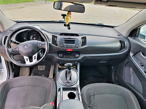 KIA Sportage 2.0 120kw (9 foto / 9)