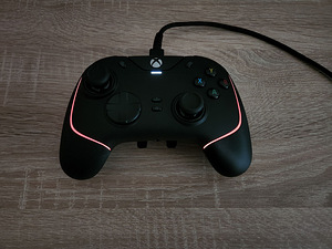 Razer Wolverine v2 Chroma mängupult (Windows/Xbox) (4 foto / 6)