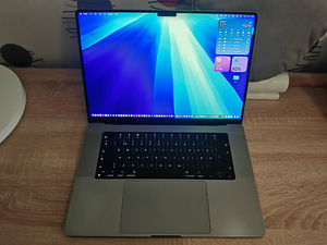 MacBook Pro | M1 Pro | 16" | 512GB | 16GB + Decoded Sleeve (1 foto / 8)