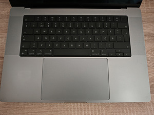 MacBook Pro | M1 Pro | 16" | 512GB | 16GB + Decoded Sleeve (5 foto / 8)
