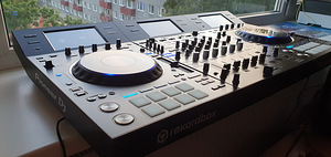 Pioneer DDJ-RZX (1 foto / 3)