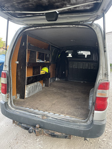 Toyota hiace (4 foto / 6)