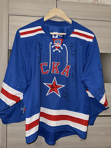 Продам хокккейную майку СКА с автографами
