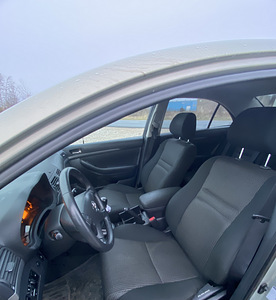 Toyota Avensis 2.0 108kw (7 foto / 8)
