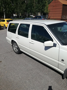 Volvo V70 (2 valokuva sivusta 5)