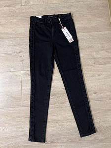 Guess 27/29 (2 foto / 3)
