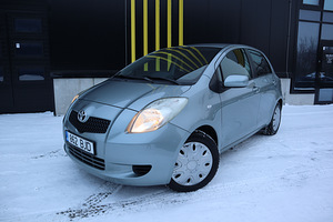 TOYOTA YARIS 1.2 64KW (1 foto / 15)