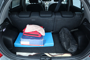 TOYOTA YARIS 1.2 64KW (13 foto / 15)