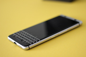 Tippklassi Blackberry Keyone, uueväärne (7 foto / 10)