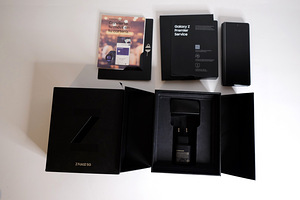 Tippklassi Samsung Z Fold 2 12GB/256GB, täiskomplekt (8 foto / 8)