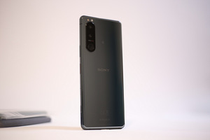 Tippklassi Sony Xperia 5 III, uueväärne (5 foto / 9)
