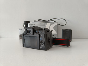 Uueväärne Pentax K-70 profikaamera, täiskomplektne (5 foto / 9)