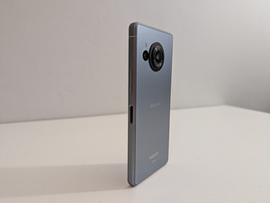 Unikaalne Sharp Aquos R8 5G, ideaalses seisukorras (5 foto / 10)