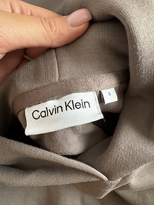 Calvin Klein pusa (4 foto / 4)
