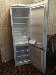 Холодильник Indesit модель dfe4200w