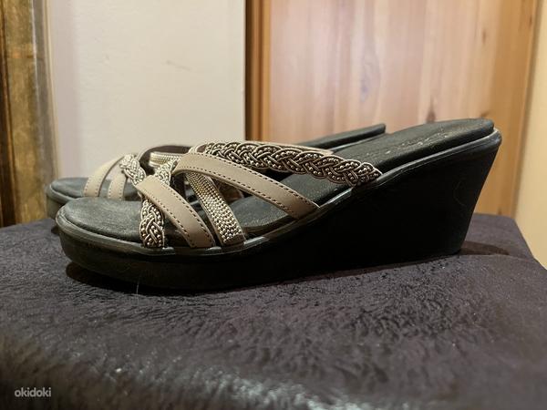 Skechers Малоиспользованная обувь. Размер 36 (фото #9)