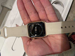 Apple Watch SE 40mm. Ideaalses seisukorras (4 foto / 8)