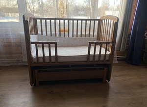 Troll lastevoodi koos madratsiga (1 foto / 4)
