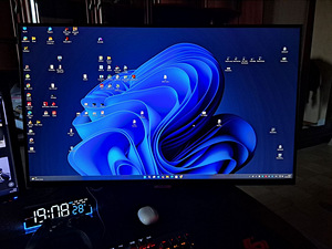32 Samsung 4K LS32A700 Slim Monitor (1 фото из 1)