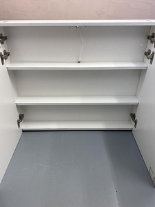 Kasutatud LED vannitoa peegelkapp (3 foto / 3)