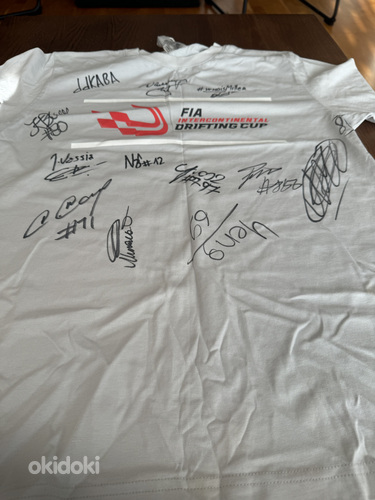 FIA International Drift Cup autogrammidega t-särk