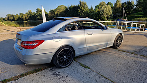 Mercedes Benz E350 (4 foto / 5)